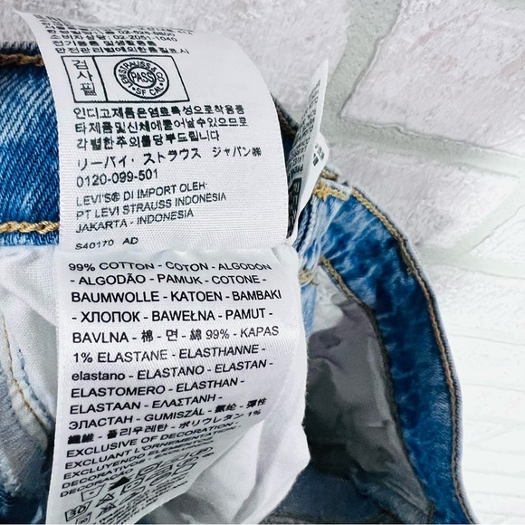 Levi's Ribcage Straight Jeans Size 24 - Picture 10 of 10